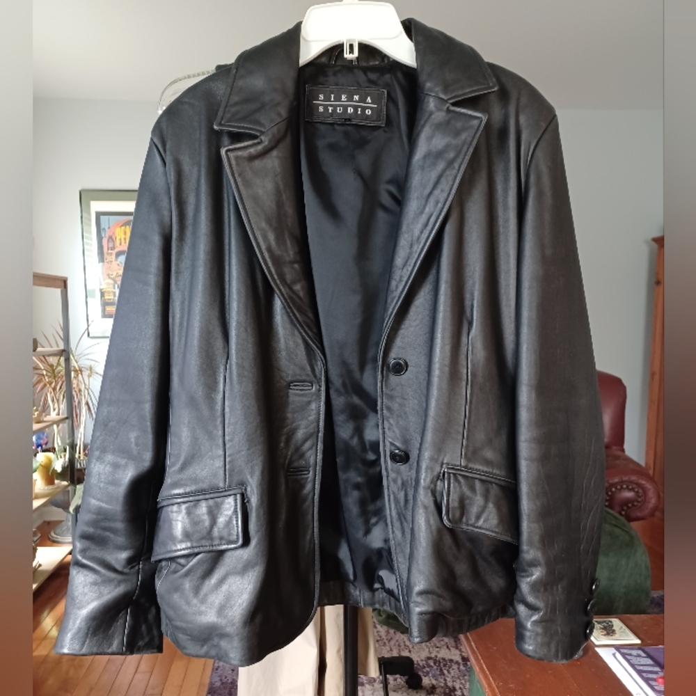 Vintage Black Leather Coat - Black Size M